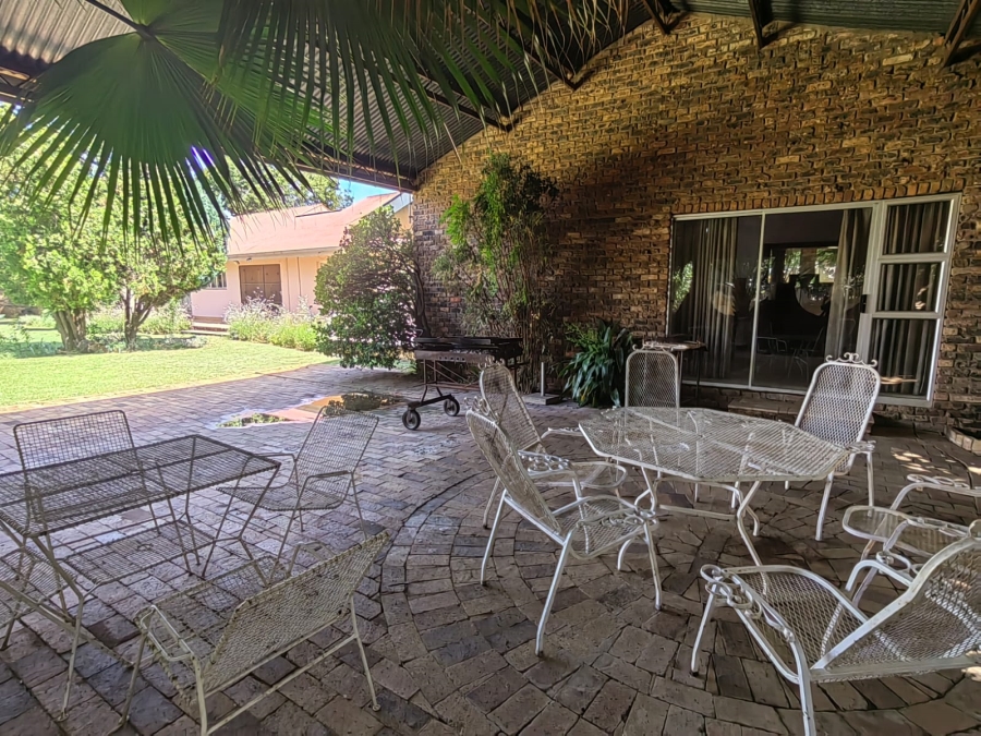 5 Bedroom Property for Sale in Parys Free State